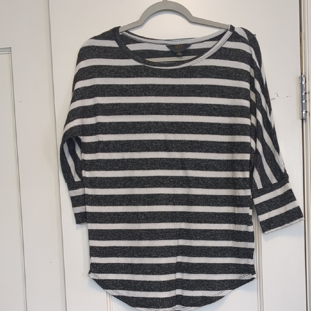 MIX Striped Gray and White Women's Knit Top Sz M
